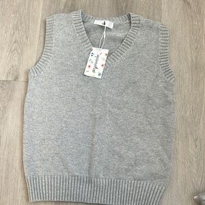 Gray Knit Sleeveless Sweater Vest